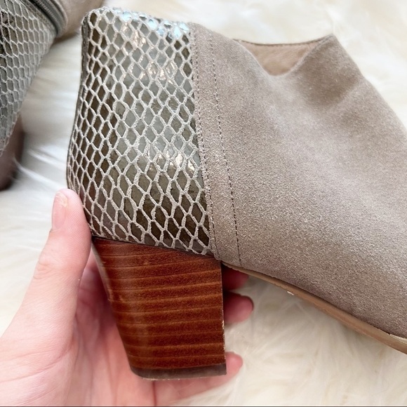 Vionic Upright Bromley Bootie - Picture 3 of 8